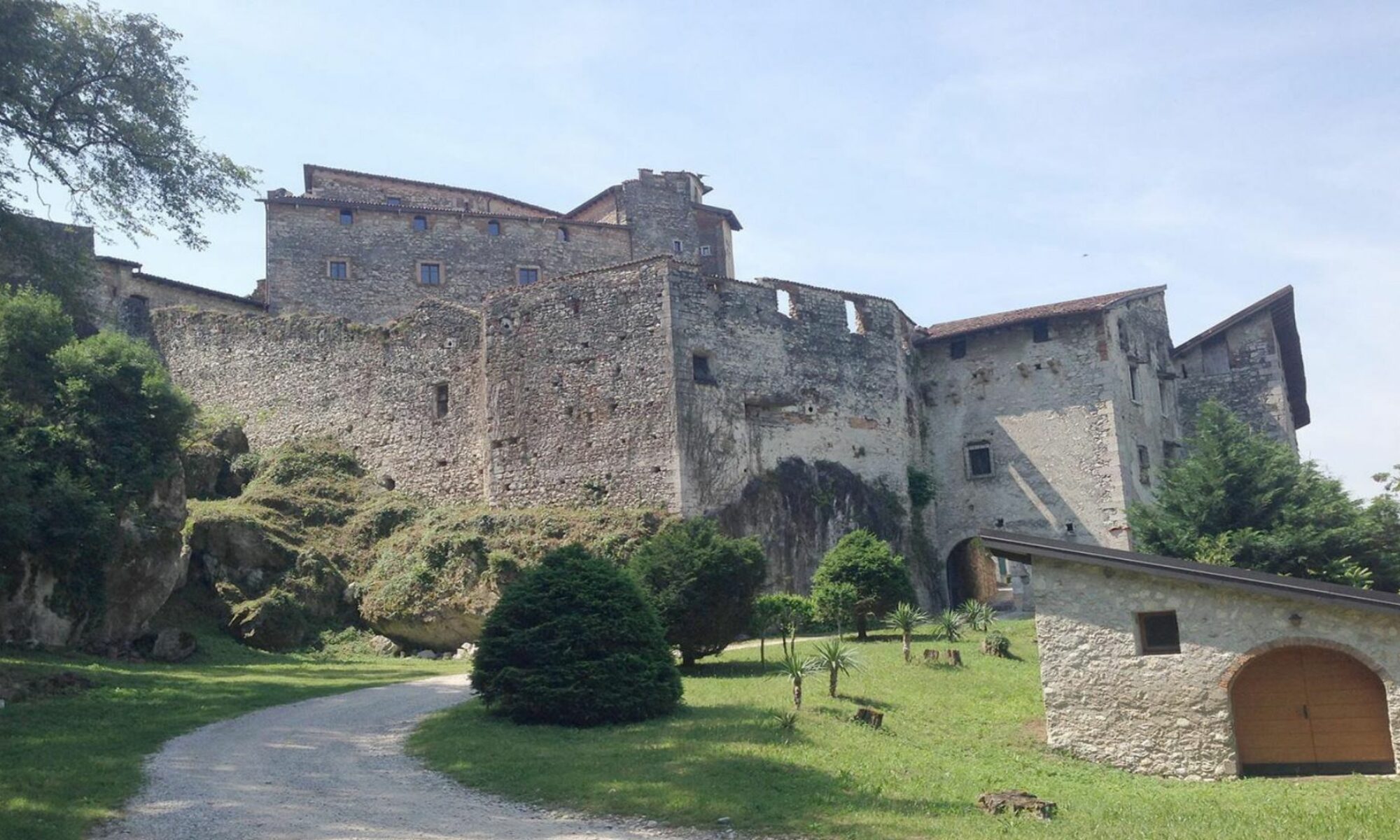 cropped-CASTEL05.jpg